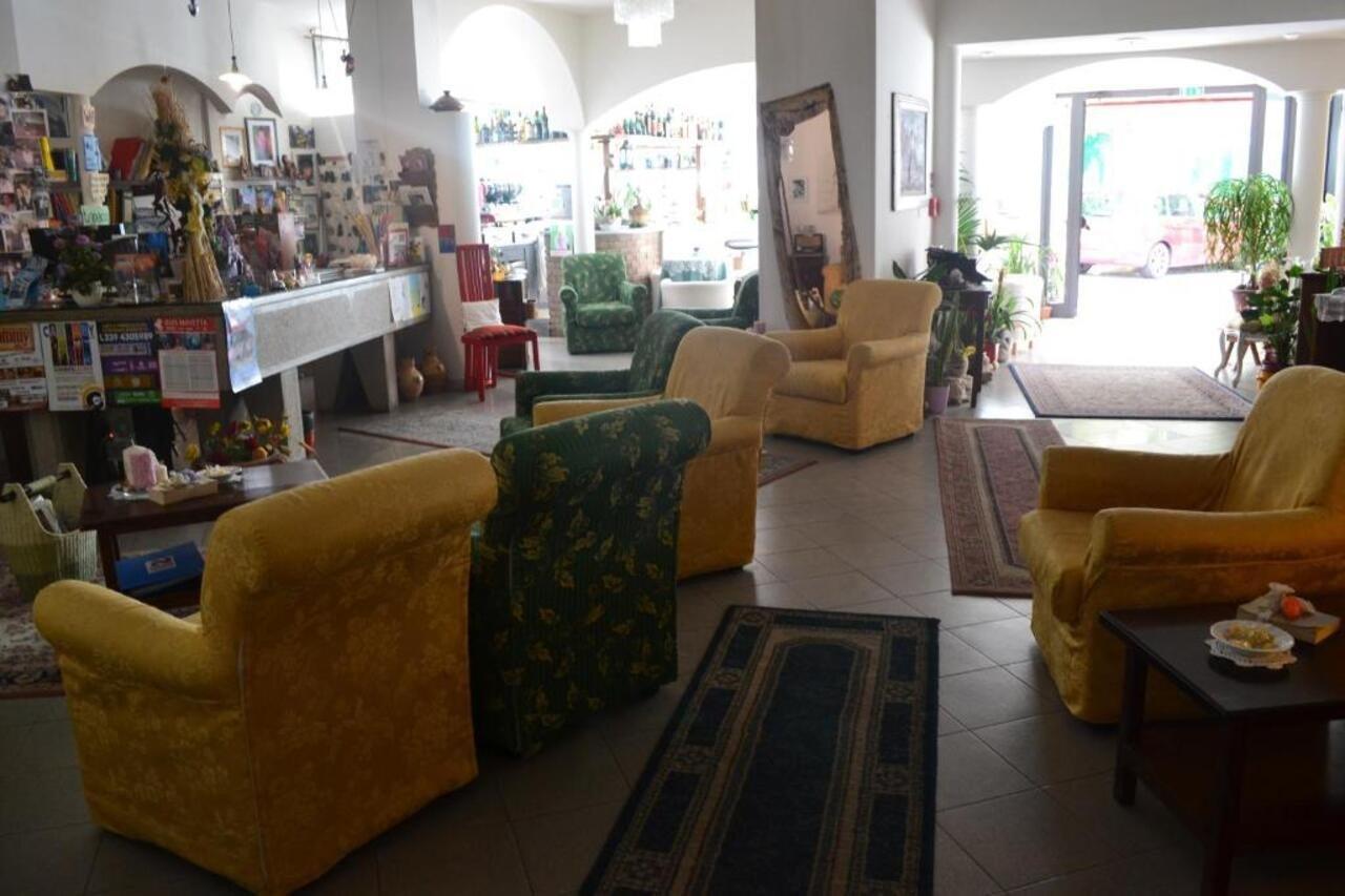 Hotel Alfredo'S Римини Экстерьер фото