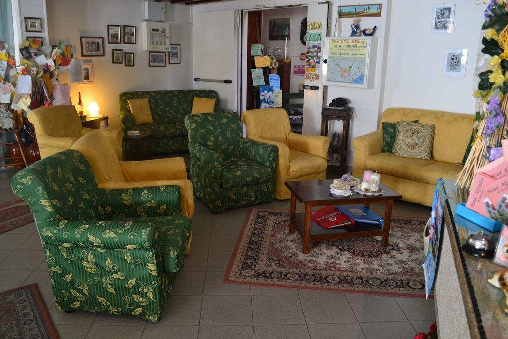 Hotel Alfredo'S Римини Экстерьер фото