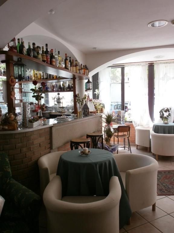 Hotel Alfredo'S Римини Экстерьер фото