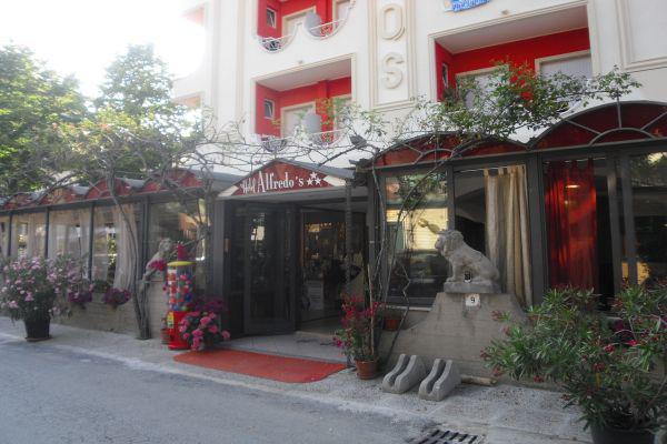 Hotel Alfredo'S Римини Экстерьер фото